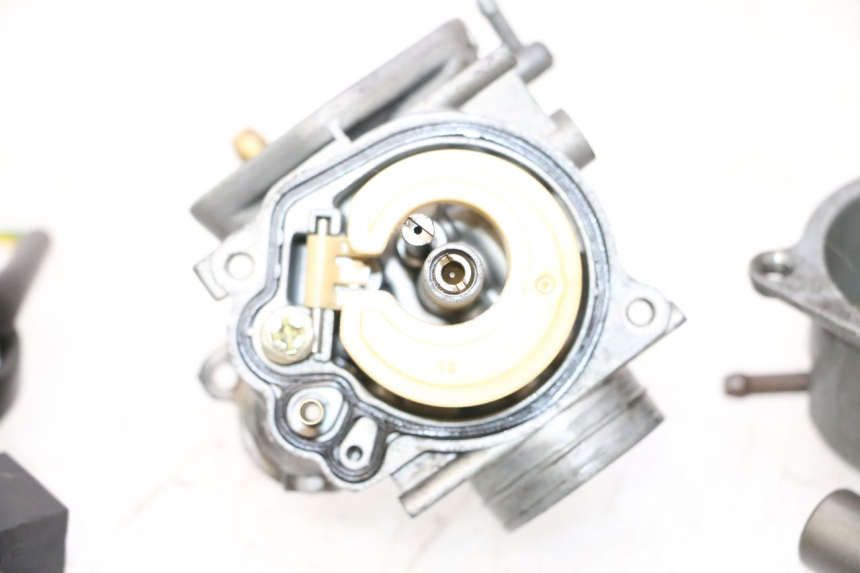 photo de VERGASER PEUGEOT SPEEDFIGHT LC 50 (1996 - 2002) - Alternativer Blickwinkel