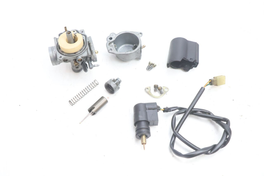 photo de VERGASER PEUGEOT TREKKER 50 (1995 - 2004) - Details der Befestigungspunkte
