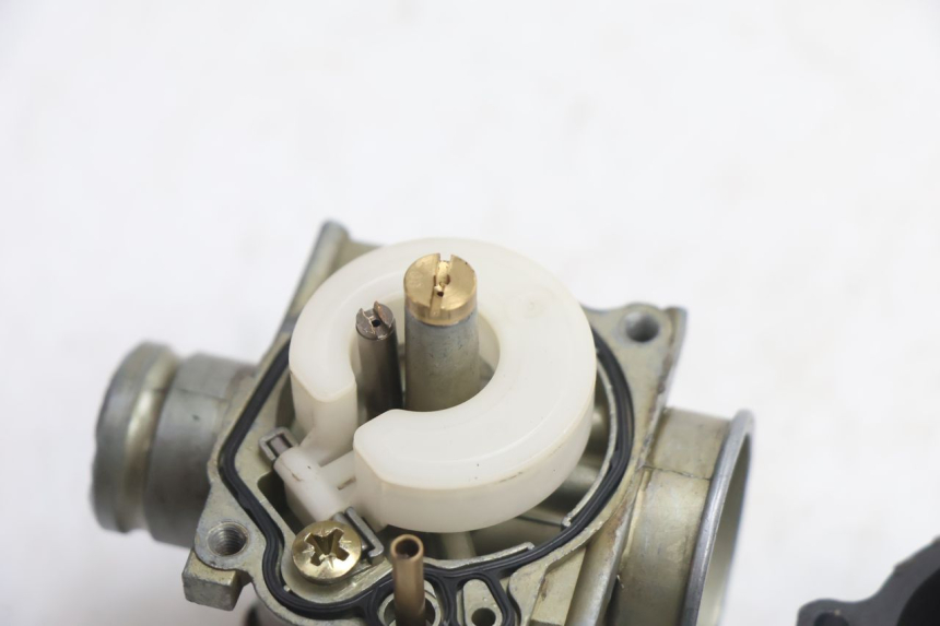 photo de VERGASER PIAGGIO TYPHOON 50 (2000 - 2009) - Oberflächenzustand und Material