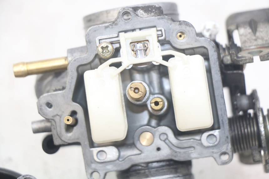 photo de VERGASER SUZUKI UH BURGMAN 125 (2002 - 2006) - Fokus auf die Struktur