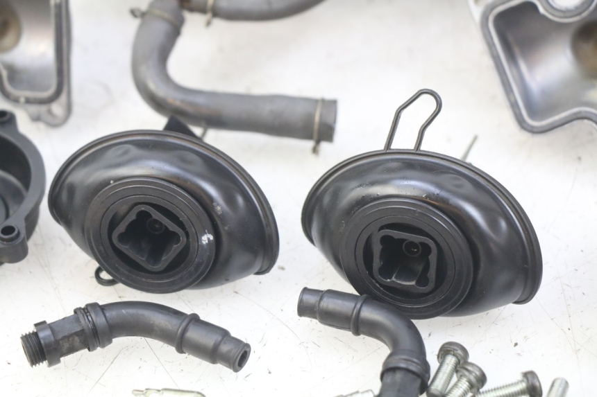 photo de VERGASER HONDA VT C SHADOW 125 (1999 - 2007) - Profilansicht des Ersatzteils