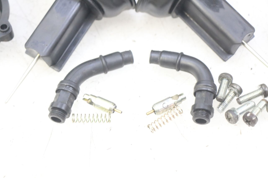 photo de VERGASER HONDA VT C SHADOW 125 (1999 - 2007) - Oberflächenzustand und Material