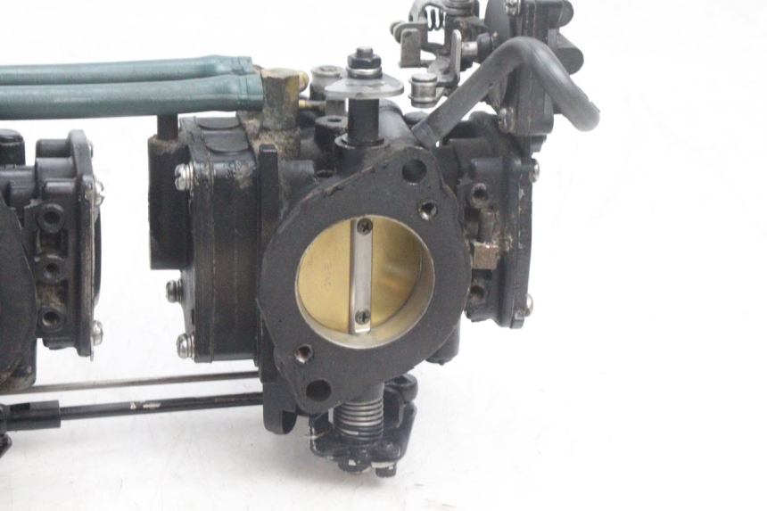 photo de VERGASER YAMAHA WAVE RUNNER GP R 1200 (2000 - 2003) - Detailansicht des Bauteils