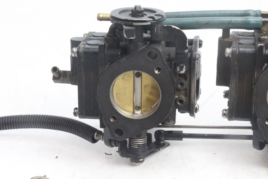 photo de VERGASER YAMAHA WAVE RUNNER GP R 1200 (2000 - 2003) - Detaillierte Sichtprüfung