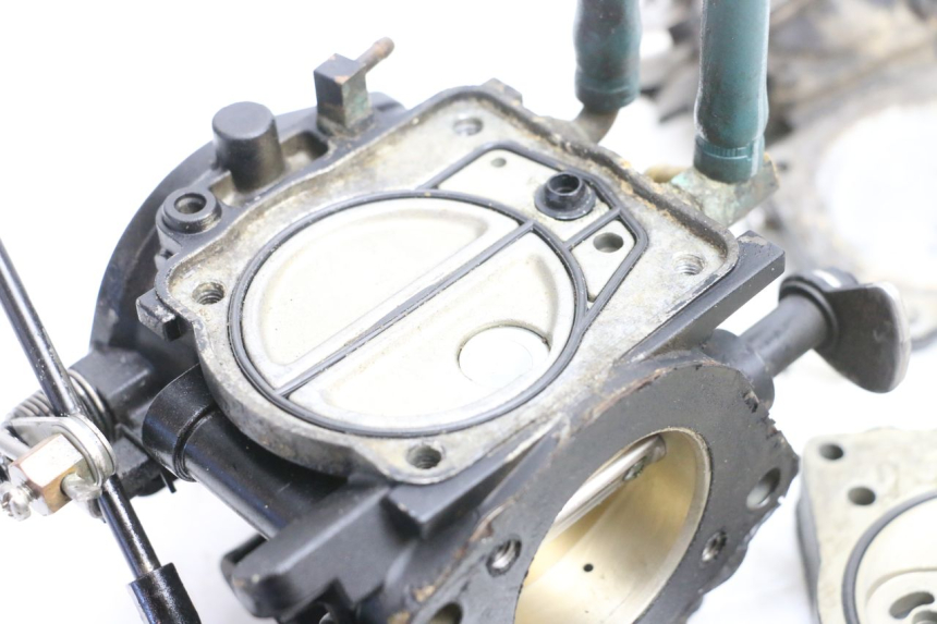 photo de VERGASER YAMAHA WAVE RUNNER GP R 1200 (2000 - 2003) - Profilansicht des Ersatzteils