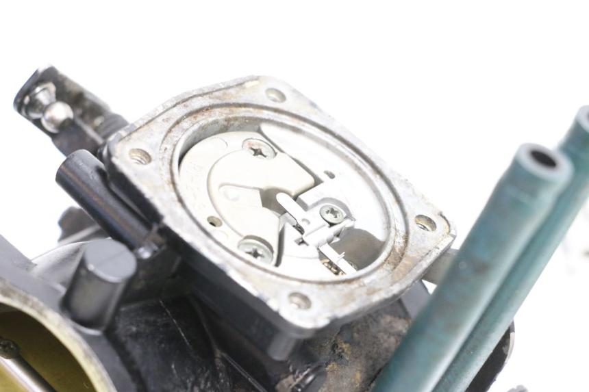 photo de VERGASER YAMAHA WAVE RUNNER GP R 1200 (2000 - 2003) - Technische Nahaufnahme