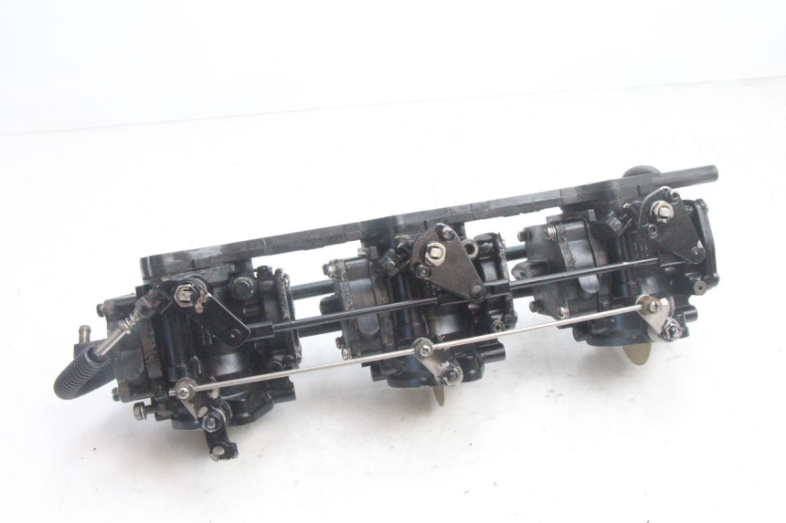 photo de VERGASER YAMAHA WAVE RUNNER GP R 1200 (2000 - 2003) - Alternative Perspektive