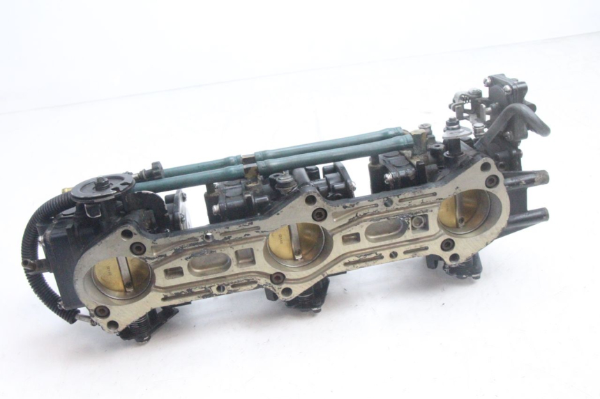 photo de VERGASER YAMAHA WAVE RUNNER GP R 1200 (2000 - 2003) - Technische Nahaufnahme