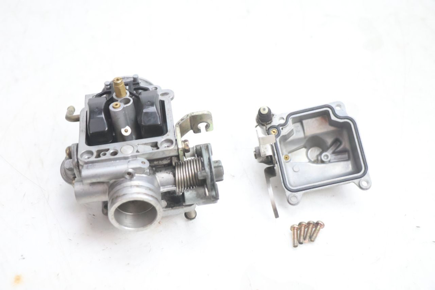 photo de VERGASER PIAGGIO X8 STREET 125 (2006 - 2007) - Oberflächenzustand und Material
