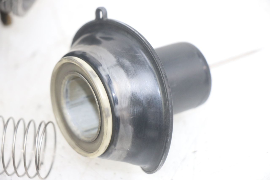 photo de VERGASER PIAGGIO X9 125 (2000 - 2003) - Oberflächenzustand und Material