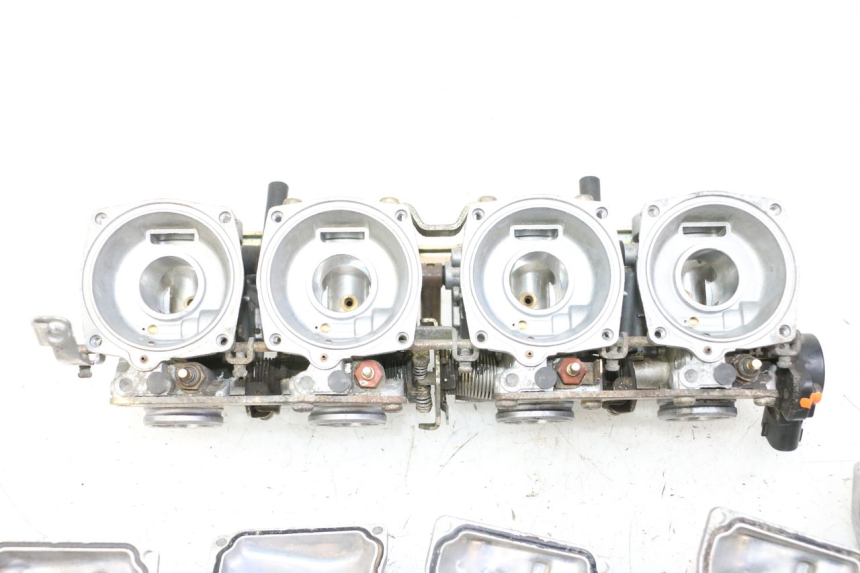 photo de VERGASER YAMAHA XJN DIVERSION 600 (2000 - 2003) - Oberflächenzustand und Material