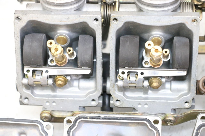 photo de VERGASER YAMAHA XJN DIVERSION 600 (2000 - 2003) - Kennzeichnungen und Originalreferenzen