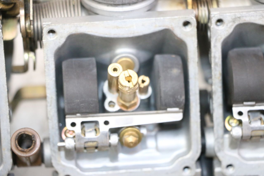 photo de VERGASER YAMAHA XJN DIVERSION 600 (2000 - 2003) - Charakteristische Merkmale