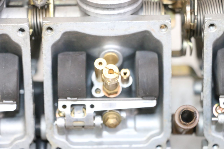 photo de VERGASER YAMAHA XJN DIVERSION 600 (2000 - 2003) - Zoom auf Komponenten