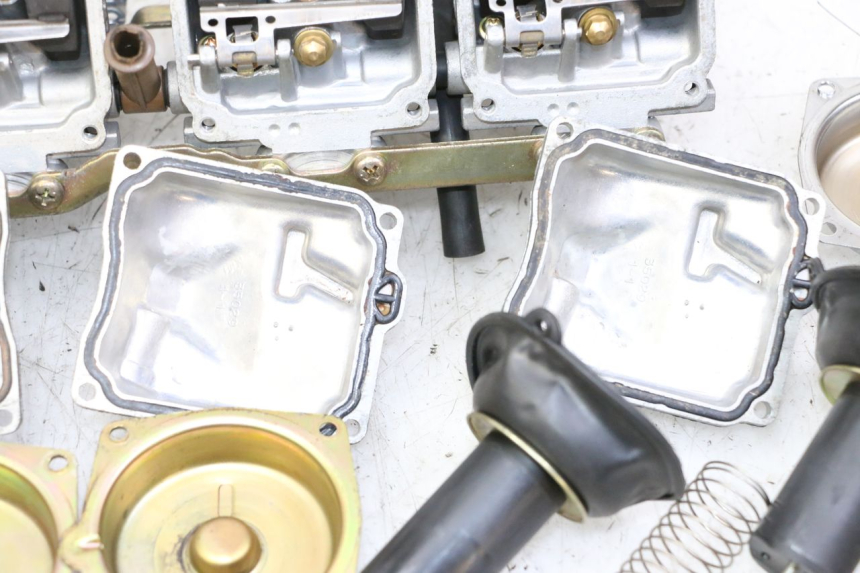 photo de VERGASER YAMAHA XJN DIVERSION 600 (2000 - 2003) - Detaillierte Sichtprüfung