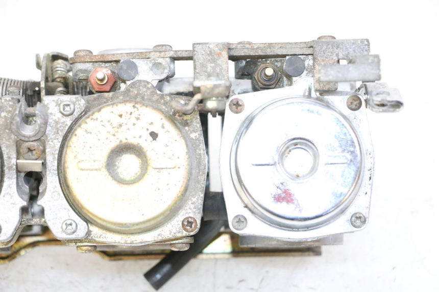 photo de VERGASER YAMAHA XJN DIVERSION 600 (2000 - 2003) - Details der Befestigungspunkte