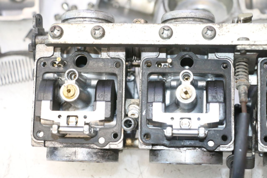 photo de VERGASER YAMAHA XJR 1300 (1998 - 2002) - Details der Befestigungspunkte