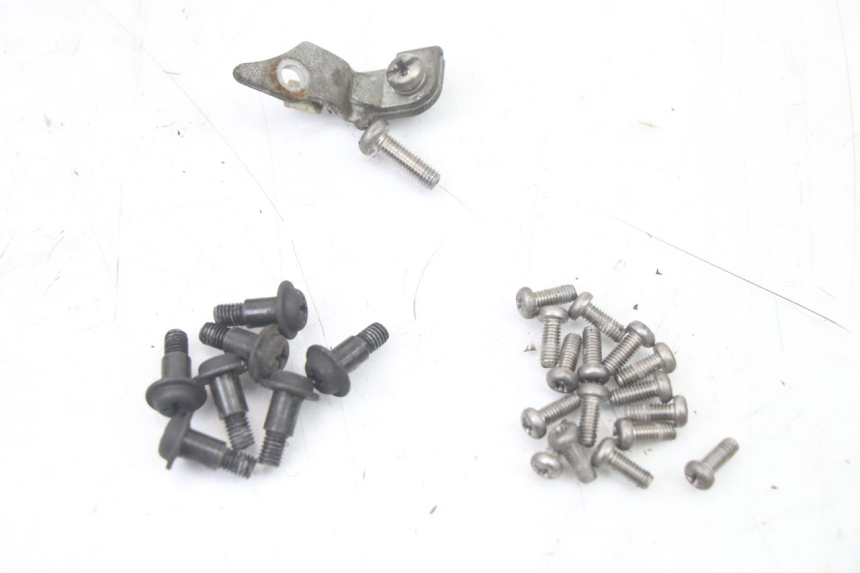 photo de VERGASER YAMAHA FZS FAZER 600 (2001 - 2003) - Hochauflösende Nahaufnahme