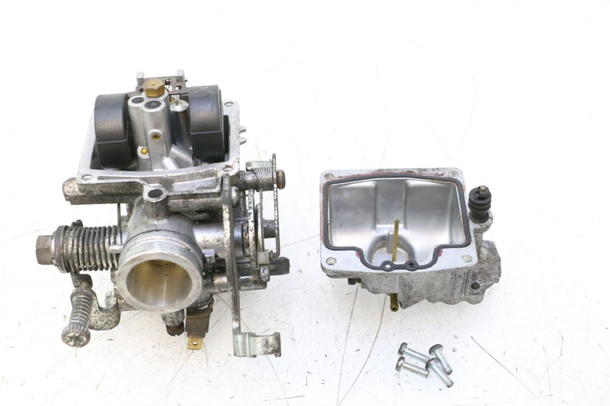 photo de VERGASER YAMAHA YP MAJESTY 125 (1998 - 2001) - Oberflächenzustand und Material