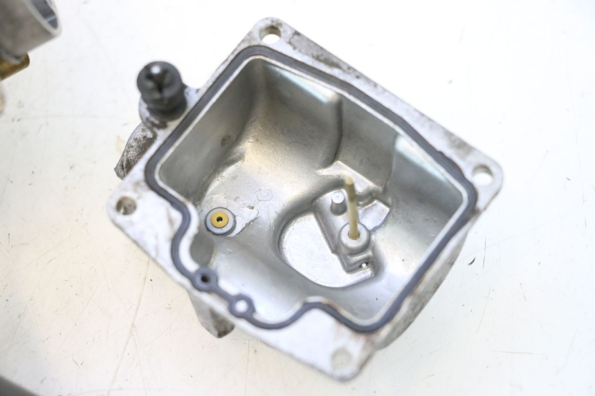 photo de VERGASER YAMAHA YP MAJESTY 125 (2002 - 2006) - Details der Befestigungspunkte