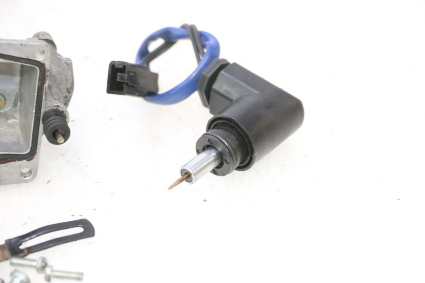 photo de VERGASER YAMAHA YP MAJESTY 125 (1998 - 2001) - Detaillierte Sichtprüfung