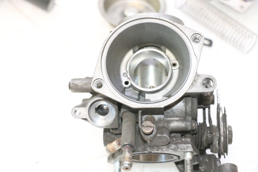 photo de VERGASER YAMAHA YP MAJESTY 125 (2007 - 2010) - Zoom auf Komponenten