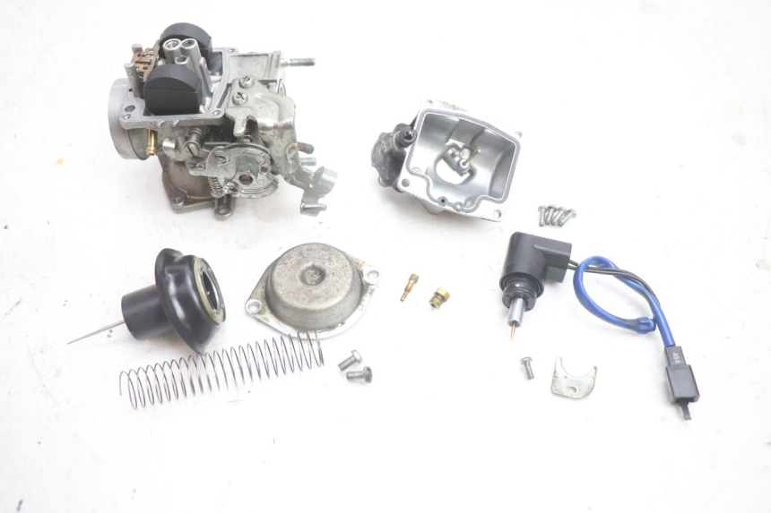 photo de VERGASER YAMAHA YP MAJESTY 125 (2002 - 2006) - Details der Befestigungspunkte