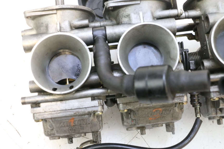 photo de VERGASER YAMAHA YZF R GENESIS 750 (1993 - 1998) - Detaillierte Sichtprüfung