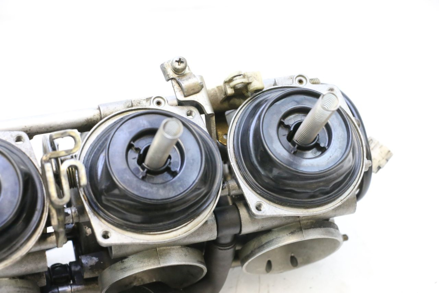 photo de VERGASER YAMAHA YZF R GENESIS 750 (1993 - 1998) - Alternativer Blickwinkel