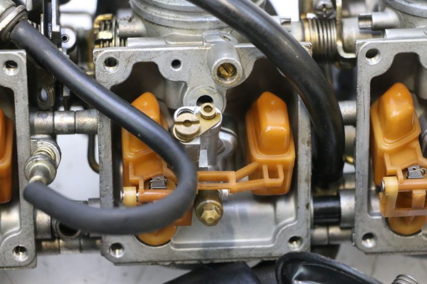 photo de VERGASER YAMAHA YZF R GENESIS 750 (1993 - 1998) - Gesamtansicht des Produkts