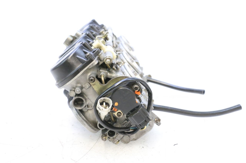 photo de VERGASER YAMAHA YZF R GENESIS 750 (1993 - 1998) - Oberflächenzustand und Material
