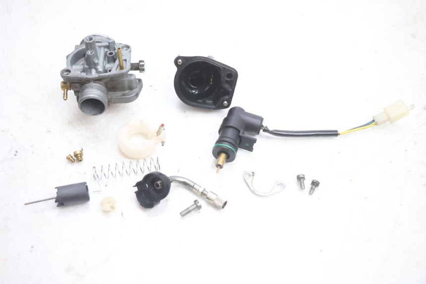 photo de VERGASER PIAGGIO ZIP 2T 50 (2009 - 2019) - Oberflächenzustand und Material