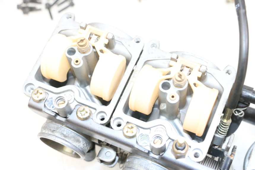 photo de VERGASER KAWASAKI ZR 7 750 (1999 - 2004) - Zoom auf Gebrauchszustand