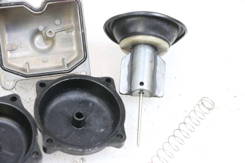 photo de VERGASER KAWASAKI ZR 7 750 (1999 - 2004) - Details der Befestigungspunkte