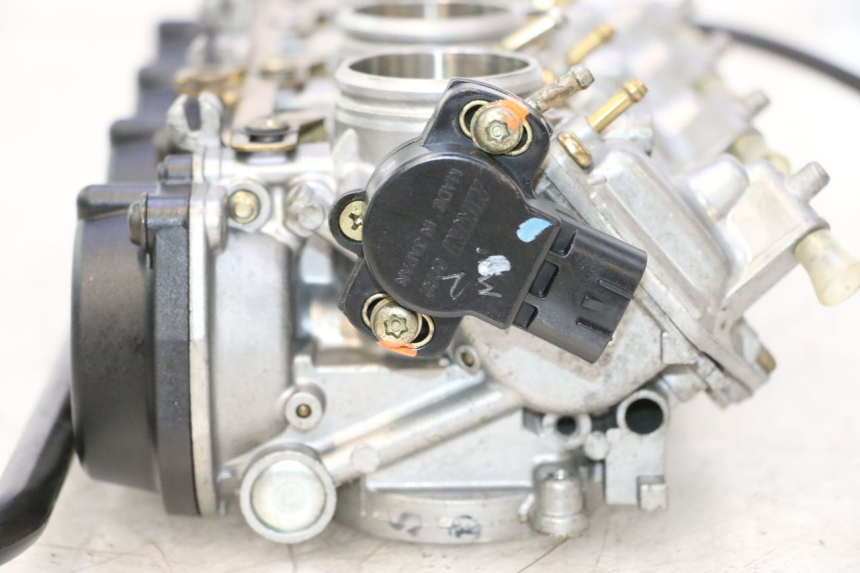 photo de VERGASER KAWASAKI ZX-6R ZX6R 600 (2000 - 2002) - Charakteristische Merkmale
