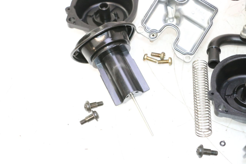 photo de VERGASER KAWASAKI ZX-6R ZX6R 600 (2000 - 2002) - Charakteristische Merkmale