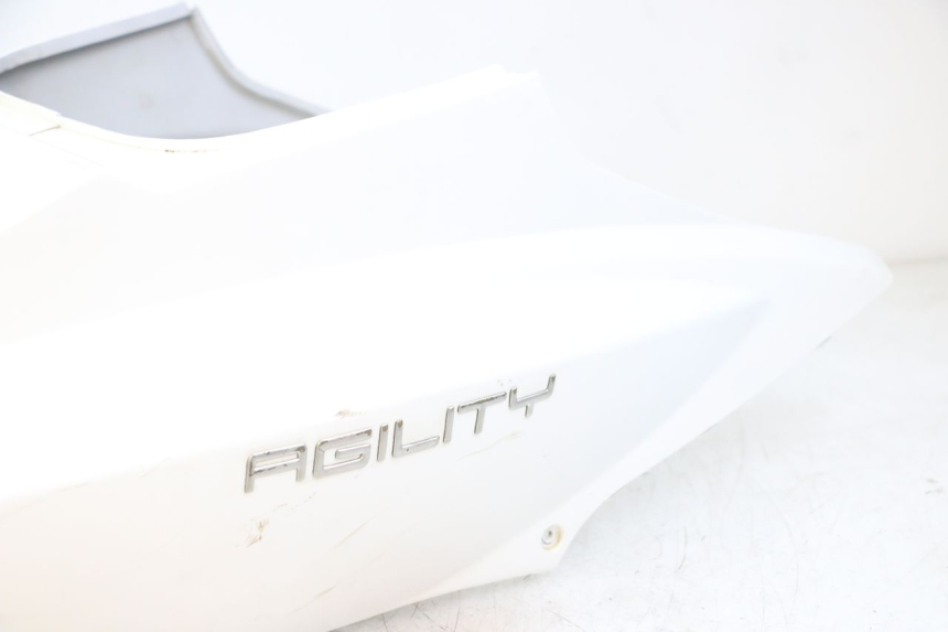 photo de HECKVERKLEIDUNG KYMCO AGILITY 4T 50 (2018 - 2022) - Fokus auf die Struktur