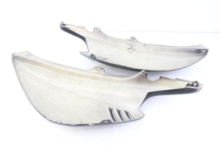 photo de HECKVERKLEIDUNG MBK BOOSTER NEXT GENERATION 50 (2004 - 2007) - Details der Befestigungspunkte