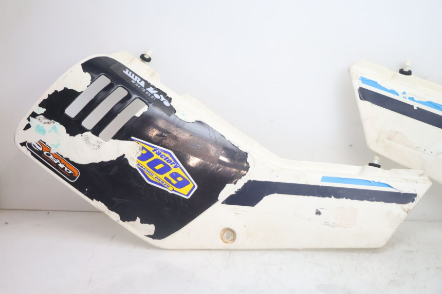 photo de HECKVERKLEIDUNG SUZUKI DR S 600 (1985 - 1989) - Detailansicht des Bauteils