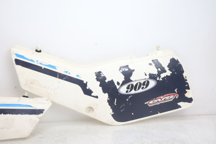 photo de HECKVERKLEIDUNG SUZUKI DR S 600 (1985 - 1989) - Alternative Perspektive