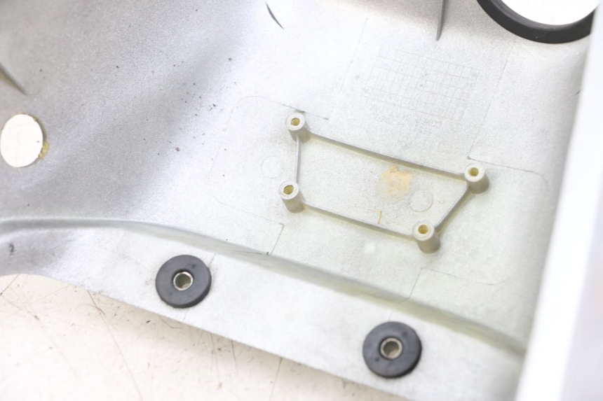 photo de Heckverkleidung HYOSUNG GF 125 (2001 - 2005) - Detailansicht des Bauteils