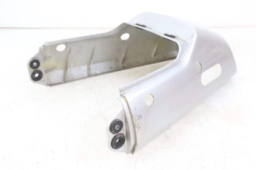 photo de Heckverkleidung HYOSUNG GF 125 (2001 - 2005) - Details der Befestigungspunkte