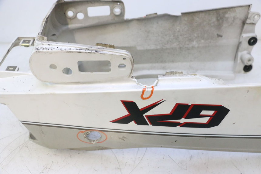 photo de HECKVERKLEIDUNG KAWASAKI GPX F ZX750F 750 (1986 - 1990) - Detailansicht des Bauteils