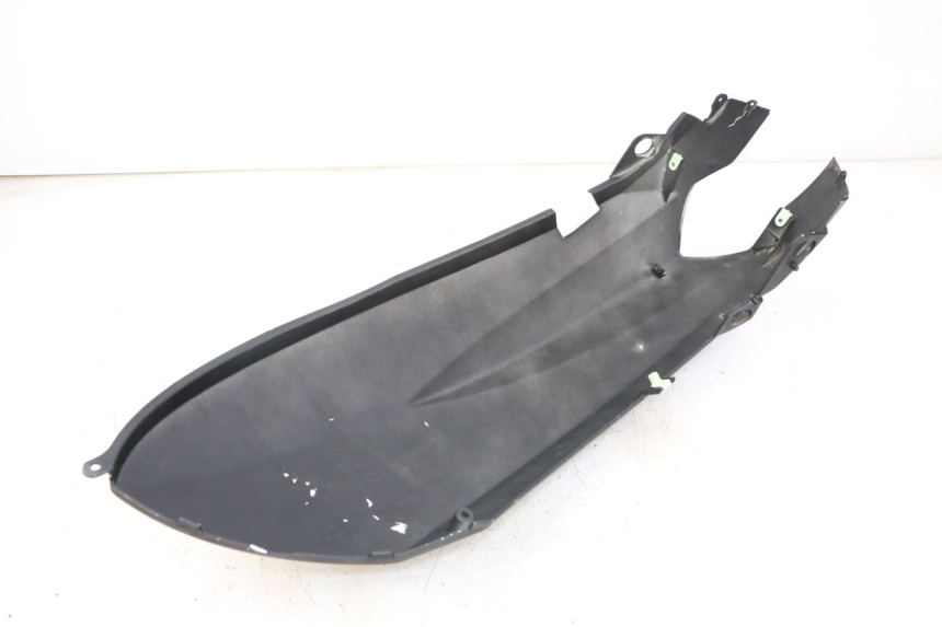 photo de HECKVERKLEIDUNG PEUGEOT KISBEE 2T 50 (2018 - 2022) - Zoom auf Gebrauchszustand