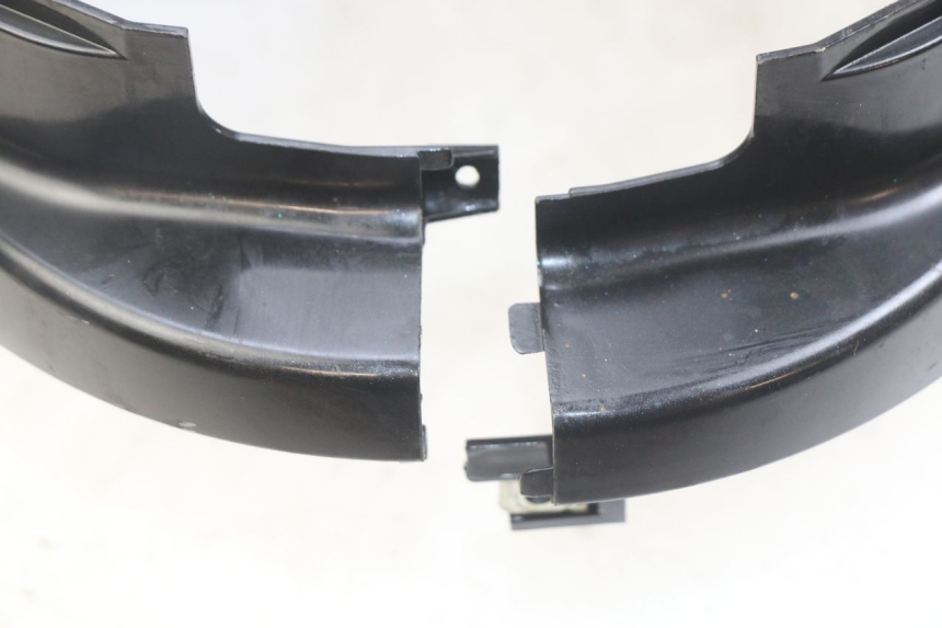 photo de HECKVERKLEIDUNG SYM MIO 50 (2011 - 2017) - Kennzeichnungen und Originalreferenzen