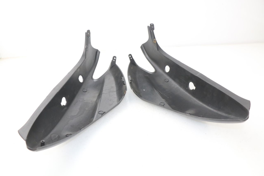 photo de HECKVERKLEIDUNG YAMAHA NEOS NEO'S 4T 50 (2008 - 2016) - Details der Befestigungspunkte