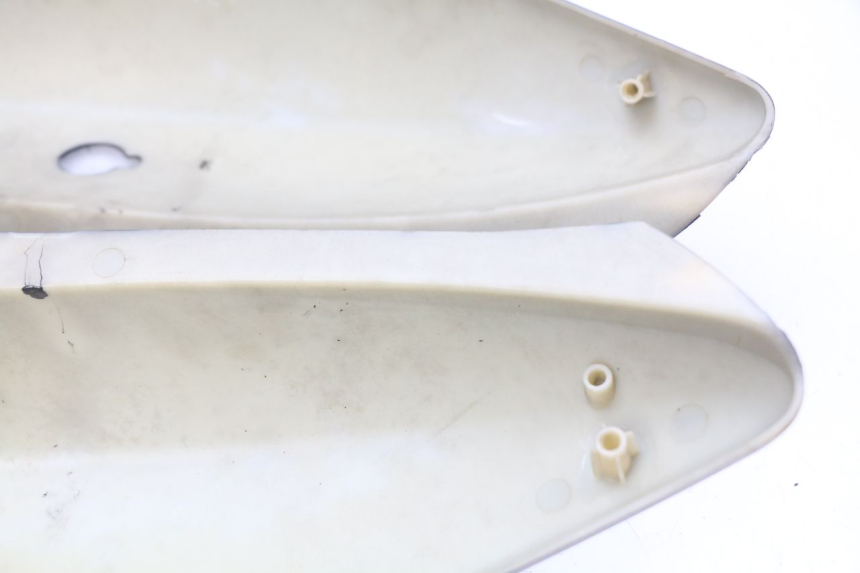 photo de HECKVERKLEIDUNG MBK OVETTO 2T 50 (2007 - 2017) - Details der Befestigungspunkte