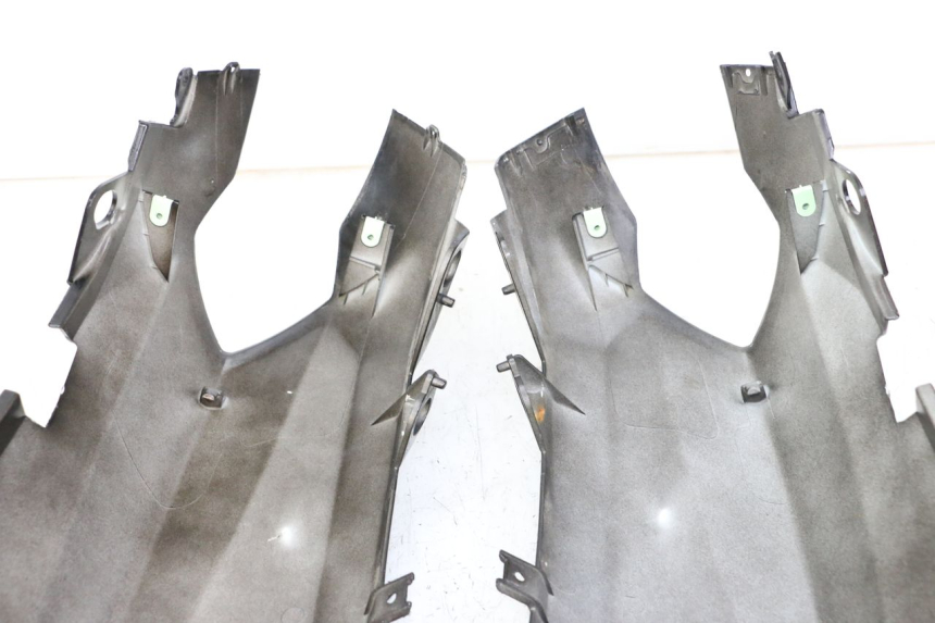 photo de HECKVERKLEIDUNG PEUGEOT KISBEE 4T 50 (2018 - 2022) - Hochauflösende Nahaufnahme