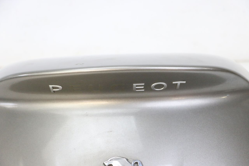 photo de HECKVERKLEIDUNG PEUGEOT SATELIS 125 (2013 - 2018) - Details der Befestigungspunkte