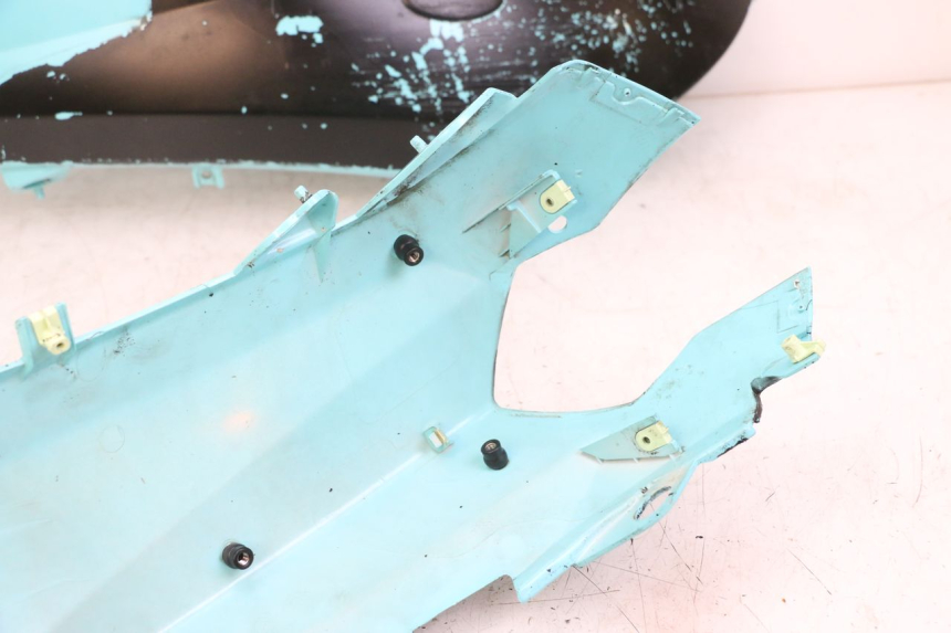 photo de HECKVERKLEIDUNG PEUGEOT STREETZONE 4T 50 (2018 - 2023) - Weitere Ansicht des Artikels